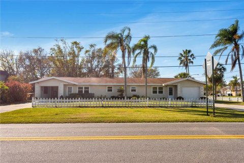Terreno en venta en Clearwater, Florida № 1507882 - foto 1