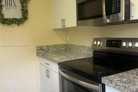 Condo in Homestead, Florida, 2 bedrooms  № 2026575 - photo 22