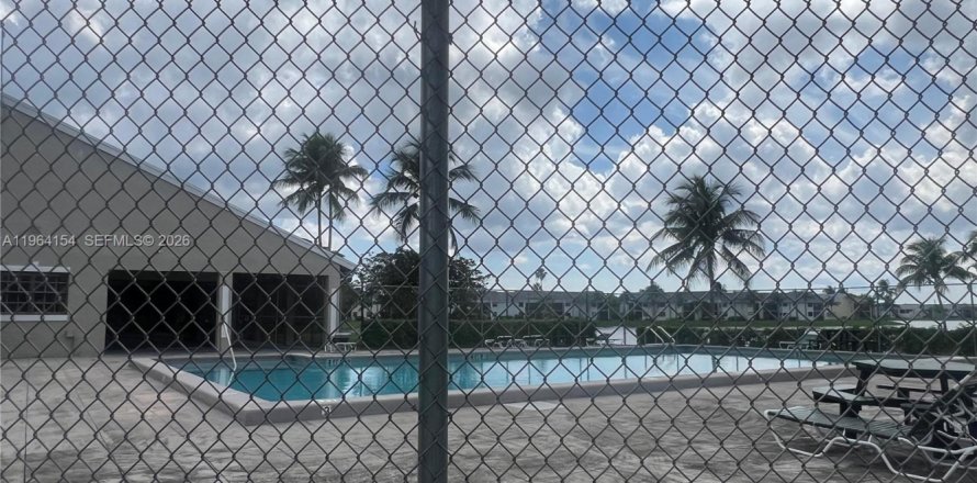 Condo in Homestead, Florida, 2 bedrooms  № 2026575