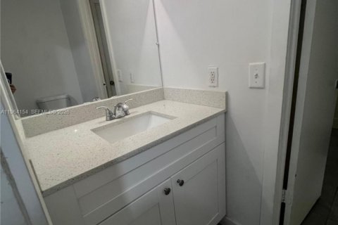 Condo in Homestead, Florida, 2 bedrooms  № 2026575 - photo 18