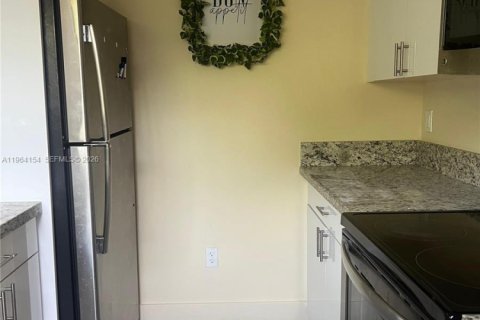 Condo in Homestead, Florida, 2 bedrooms  № 2026575 - photo 29