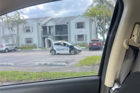 Condo in Homestead, Florida, 2 bedrooms  № 2026575 - photo 11