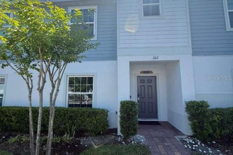 Townhouse in Davenport, Florida 3 bedrooms, 153.38 sq.m. № 2111045