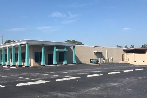 Propiedad comercial en venta en Ocala, Florida, 1015.7 m2 № 1069883 - foto 1