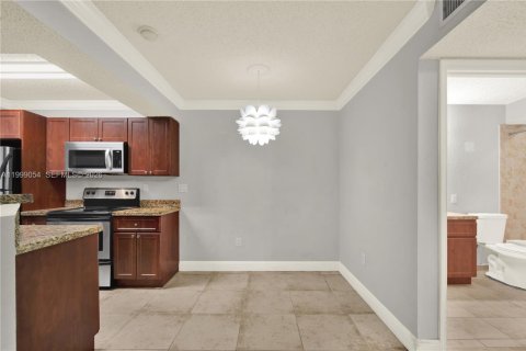 Condo in Miami, Florida, 1 bedroom  № 2066099 - photo 8