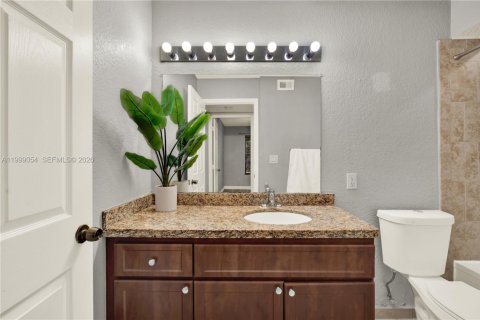 Condo in Miami, Florida, 1 bedroom  № 2066099 - photo 14