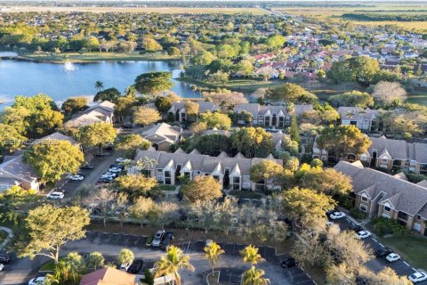 Condo in Miami, Florida, 1 bedroom  № 2066099 - photo 24
