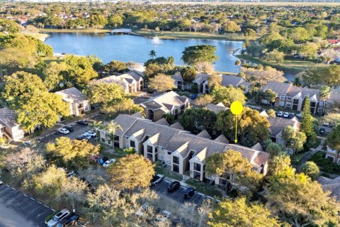Condo in Miami, Florida, 1 bedroom  № 2066099 - photo 27