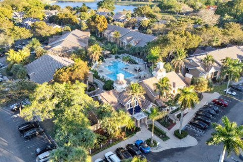 Condo in Miami, Florida, 1 bedroom  № 2066099 - photo 18