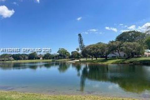 Condo in Miami, Florida, 1 bedroom № 1986275 - photo 22