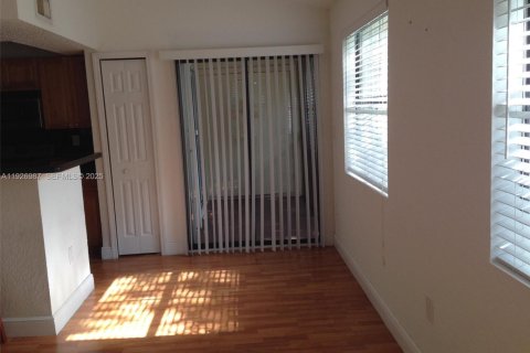 Condo in Miami, Florida, 1 bedroom № 1986275 - photo 7