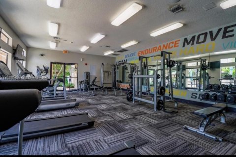 Condo in Miami, Florida, 1 bedroom № 1986275 - photo 16