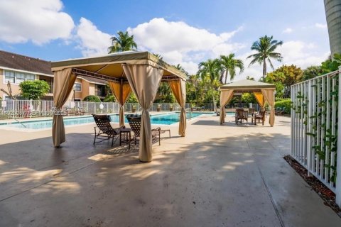 Condo in Miami, Florida, 1 bedroom № 1986275 - photo 24