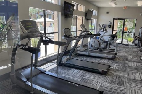 Condo in Miami, Florida, 1 bedroom № 1986275 - photo 17