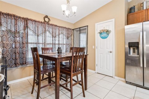 Casa en venta en Williston, Florida, 4 dormitorios, 228.08 m2 № 2056302 - foto 15