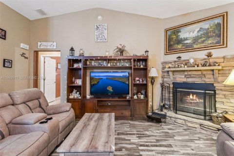 Casa en venta en Williston, Florida, 4 dormitorios, 228.08 m2 № 2056302 - foto 12