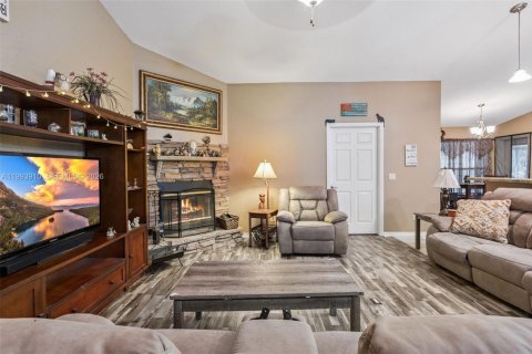 Casa en venta en Williston, Florida, 4 dormitorios, 228.08 m2 № 2056302 - foto 11