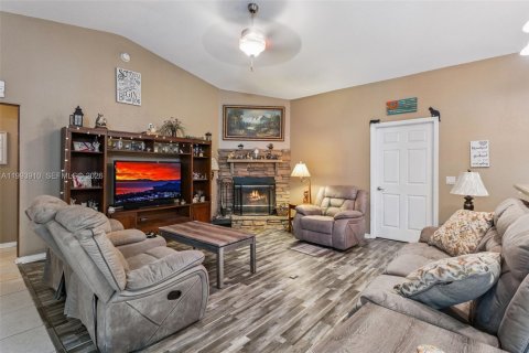 Casa en venta en Williston, Florida, 4 dormitorios, 228.08 m2 № 2056302 - foto 10