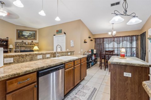 Casa en venta en Williston, Florida, 4 dormitorios, 228.08 m2 № 2056302 - foto 19