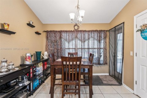 Casa en venta en Williston, Florida, 4 dormitorios, 228.08 m2 № 2056302 - foto 14