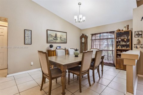 Casa en venta en Williston, Florida, 4 dormitorios, 228.08 m2 № 2056302 - foto 9