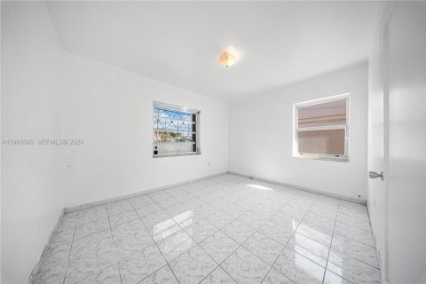 Casa en venta en Miami, Florida, 3 dormitorios, 152.82 m2 № 2026896 - foto 6