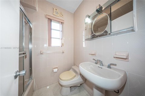 Casa en venta en Miami, Florida, 3 dormitorios, 152.82 m2 № 2026896 - foto 10
