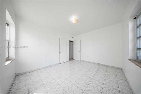 Casa en venta en Miami, Florida, 3 dormitorios, 152.82 m2 № 2026896 - foto 9