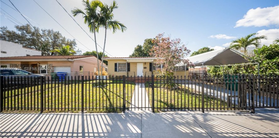 Casa en Miami, Florida 3 dormitorios, 152.82 m2 № 2026896
