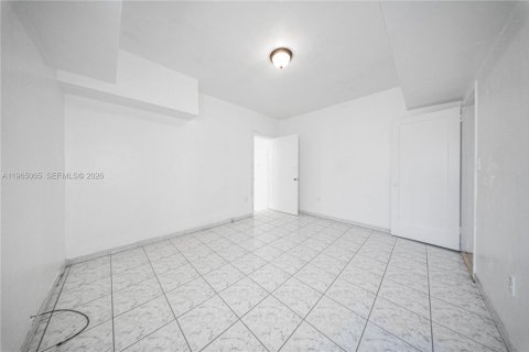 Casa en venta en Miami, Florida, 3 dormitorios, 152.82 m2 № 2026896 - foto 12