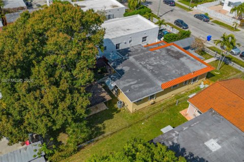 Casa en venta en Miami, Florida, 3 dormitorios, 152.82 m2 № 2026896 - foto 30