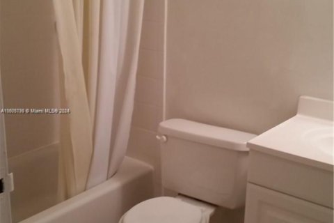Condo in Hollywood, Florida, 1 bedroom  № 1937366 - photo 6
