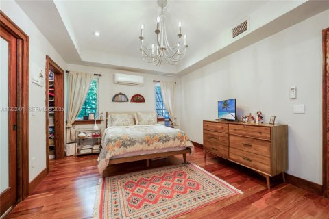 Снять в аренду виллу или дом в Корал-Гейблс, Флорида 4 спальни, 162.76м2, № 1977141 - фото 4