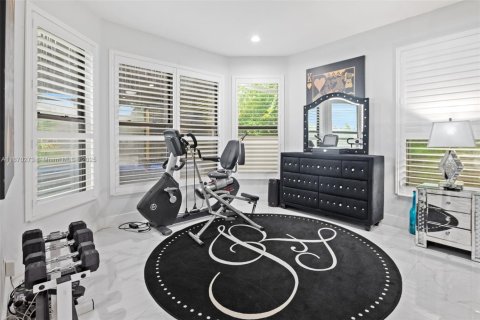 House in Miramar, Florida 6 bedrooms, 332.5 sq.m. № 1978903 - photo 22