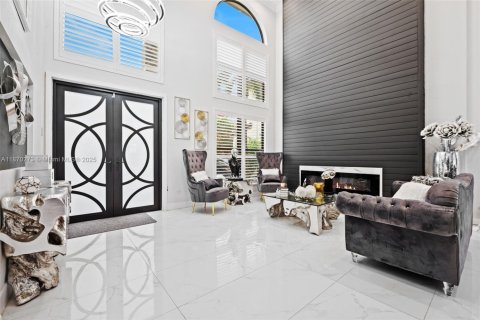 House in Miramar, Florida 6 bedrooms, 332.5 sq.m. № 1978903 - photo 3