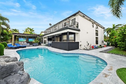 House in Miramar, Florida 6 bedrooms, 332.5 sq.m. № 1978903 - photo 27