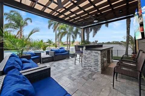 House in Miramar, Florida 6 bedrooms, 332.5 sq.m. № 1978903 - photo 29