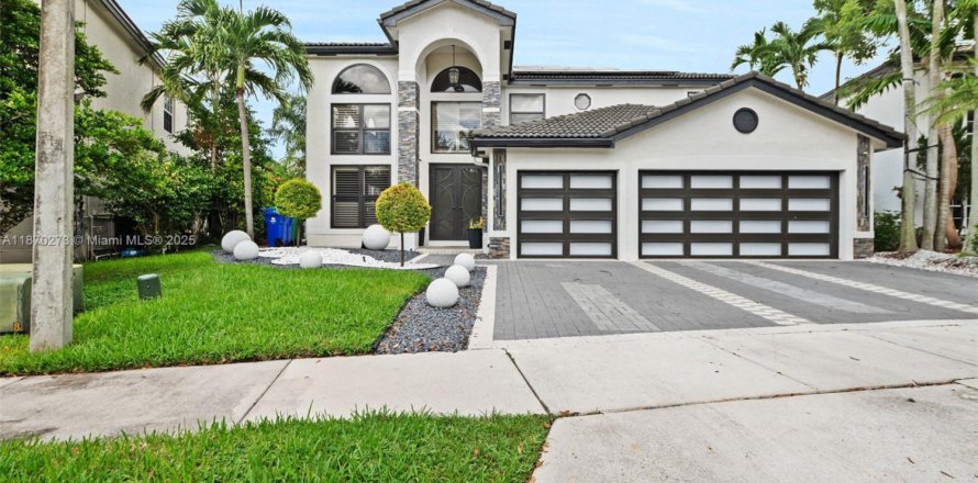 House in Miramar, Florida 6 bedrooms, 332.5 sq.m. № 1978903