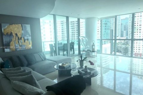 Condo in Miami, Florida, 2 bedrooms  № 1920440 - photo 3