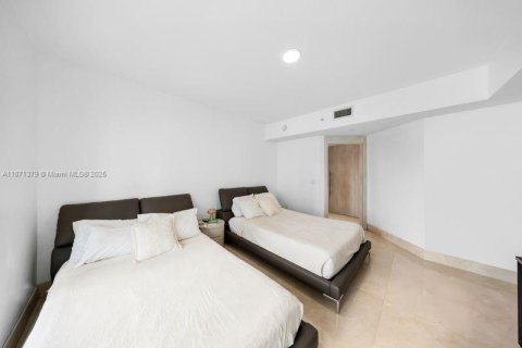 Condo in Miami, Florida, 2 bedrooms  № 1920440 - photo 27