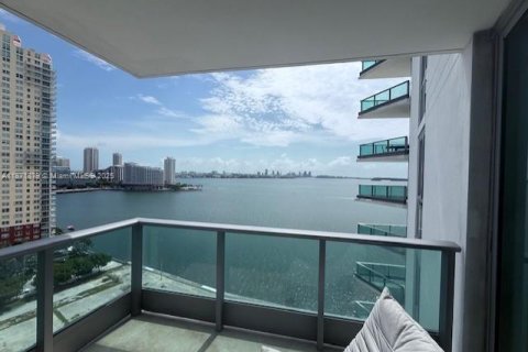 Condo in Miami, Florida, 2 bedrooms  № 1920440 - photo 6