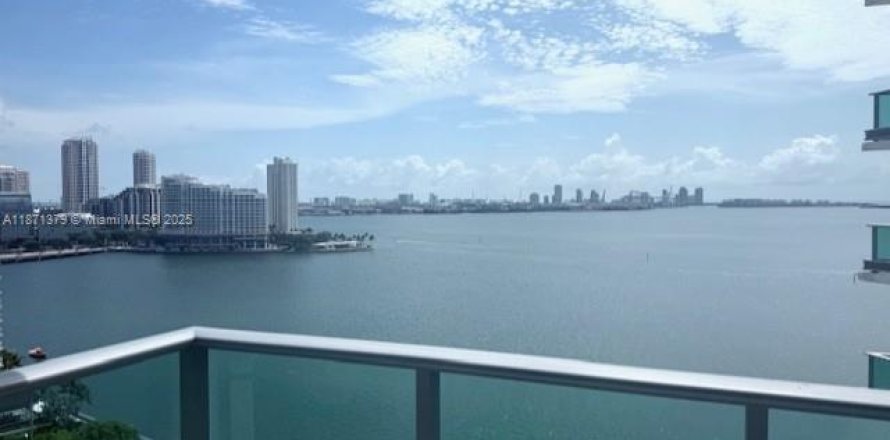 Condo in Miami, Florida, 2 bedrooms № 1920440
