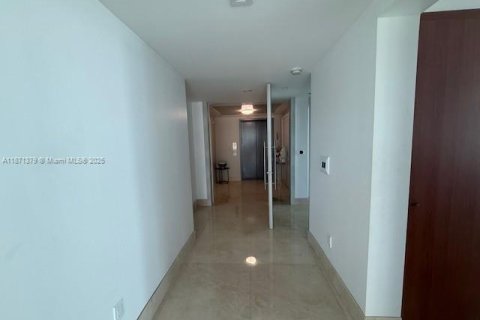 Condo in Miami, Florida, 2 bedrooms  № 1920440 - photo 7