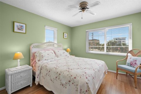 Townhouse in Treasure Island, Florida 2 bedrooms, 96.62 sq.m. № 1732238 - photo 19