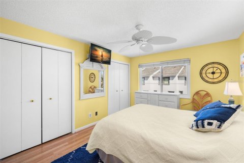 Townhouse in Treasure Island, Florida 2 bedrooms, 96.62 sq.m. № 1732238 - photo 16