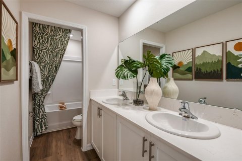 Townhouse in Haines City, Florida 4 bedrooms, 173.36 sq.m. № 1917771 - photo 18