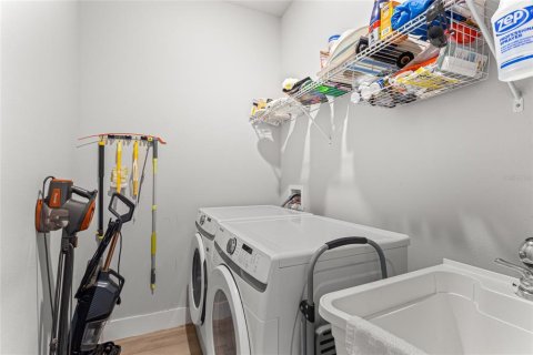 Casa en venta en Orlando, Florida, 4 dormitorios, 213.21 m2 № 1873586 - foto 26