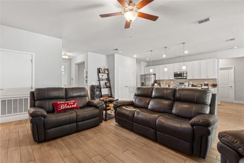 Casa en venta en Orlando, Florida, 4 dormitorios, 213.21 m2 № 1873586 - foto 12