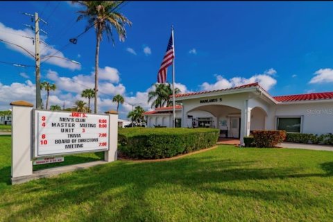 Condo in Pinellas Park, Florida, 3 bedrooms № 2229828 - photo 21