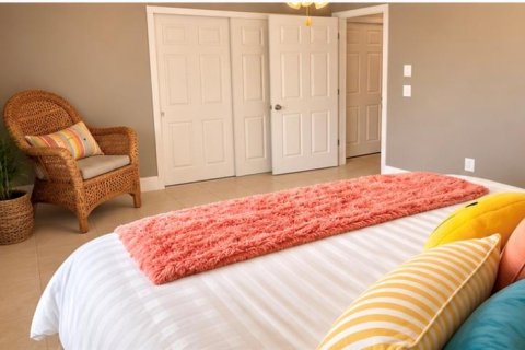 Condo in Pinellas Park, Florida, 3 bedrooms № 2229828 - photo 18